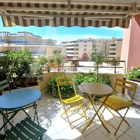 T2 Sur Zone Pietonne, A Quelques Pas Des Plages Apartman *